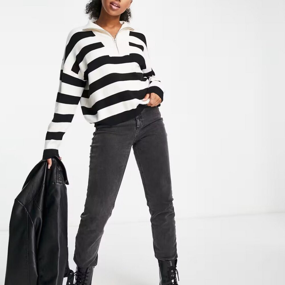 Stradivarius Striped Knit Half Zip Sweater in Black and White - Picture 2 of 13